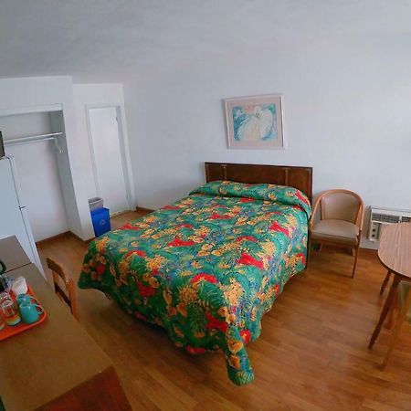 Sea Chest Motel Dot Com Уайлдууд Крест Екстериор снимка